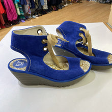 Load image into Gallery viewer, Fly London suede sandals 38