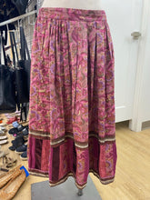 Load image into Gallery viewer, Suttles & Seawind vintage skirt (made in Nova Scotia) M