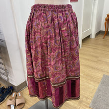 Load image into Gallery viewer, Suttles & Seawind vintage skirt (made in Nova Scotia) M