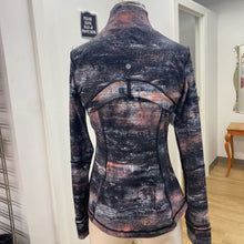 Load image into Gallery viewer, Lululemon zip up 8