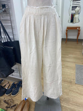 Load image into Gallery viewer, Pokoloko crinkle cotton pull on pants O/S