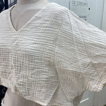 Load image into Gallery viewer, Pokoloko crinkle cotton top O/S