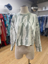 Load image into Gallery viewer, Banana Republic cropped crewneck M