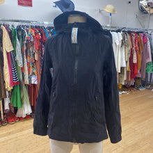 Load image into Gallery viewer, Lululemon light jacket 6