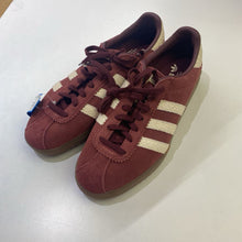 Load image into Gallery viewer, Adidas Bermuda suede sneakers 8.5
