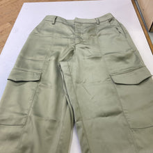 Load image into Gallery viewer, House of Harlow cargo pants 2