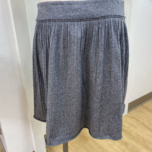 Load image into Gallery viewer, Banana Republic skirt 8