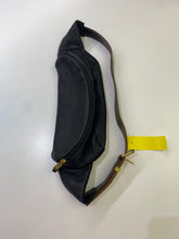 Load image into Gallery viewer, Roots vintage leather belt bag