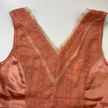 Load image into Gallery viewer, Tristan & Iseut vintage satin detail top XS *As Is