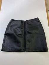 Load image into Gallery viewer, ASTR pleather skirt S