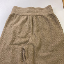 Load image into Gallery viewer, Lululemon ribbed crop pants 4