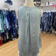 Load image into Gallery viewer, Banana Republic top M NWT