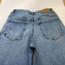 Load image into Gallery viewer, Zara wide leg cropped jeans 4