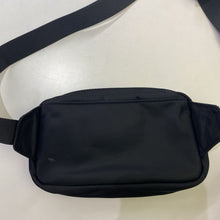 Load image into Gallery viewer, Lululemon belt bag