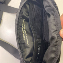 Load image into Gallery viewer, Lululemon belt bag