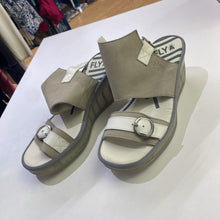 Load image into Gallery viewer, Fly London wedge sandals 41