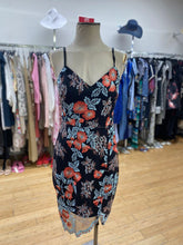 Load image into Gallery viewer, Guess embroidered mesh overlay dress 6