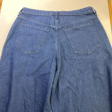 Load image into Gallery viewer, Abercrombie Mid Rise Curve Love jeans NWT 4L