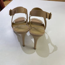 Load image into Gallery viewer, Michael Kors sandals 8.5