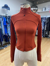 Load image into Gallery viewer, Lululemon top 4