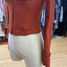 Load image into Gallery viewer, Lululemon top 4