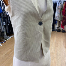 Load image into Gallery viewer, Pull & Bear lined vest NWT M