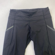 Load image into Gallery viewer, Lululemon capri leggings 4