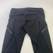 Load image into Gallery viewer, Lululemon capri leggings 4