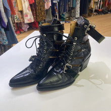 Load image into Gallery viewer, Chloe Embossed open leather boots 40