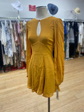 Load image into Gallery viewer, Reformation dress 0