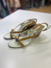 Load image into Gallery viewer, Salvatore Ferragamo wedge sandals 7