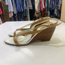 Load image into Gallery viewer, Salvatore Ferragamo wedge sandals 7