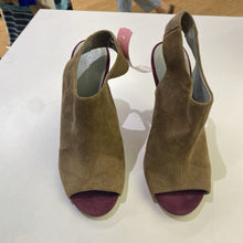 Load image into Gallery viewer, Calvin Klein suede/patent sandals 8
