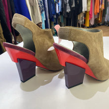 Load image into Gallery viewer, Calvin Klein suede/patent sandals 8