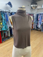 Load image into Gallery viewer, Babaton sleeveless top S