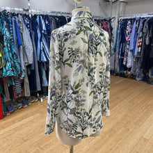 Load image into Gallery viewer, Banana Republic Dillon Shirt floral top S