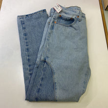 Load image into Gallery viewer, Levis 501 2 tone jeans 27