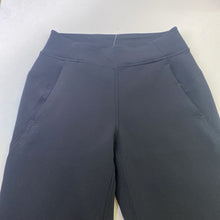 Load image into Gallery viewer, Lululemon scuba pull on pants 4