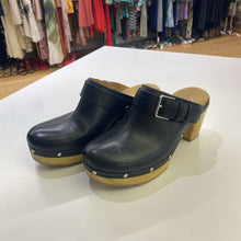 Load image into Gallery viewer, Clarks clogs 6.5