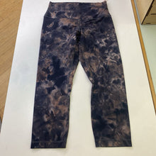 Load image into Gallery viewer, Lululemon capri leggings 8