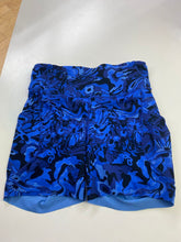 Load image into Gallery viewer, Lululemon biker shorts w pockets 8