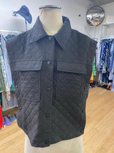 Load image into Gallery viewer, Orly quilted vest NWT M