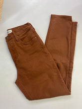 Load image into Gallery viewer, Denim Forum The Yoko High Rise Slim jeans 26