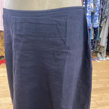 Load image into Gallery viewer, Eileen Fisher linen/blend skirt S