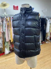 Load image into Gallery viewer, J Crew down vest M