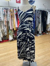 Load image into Gallery viewer, Banana Republic pleated dress M