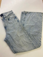 Load image into Gallery viewer, Gap Wide leg jeans 25