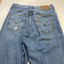 Load image into Gallery viewer, Levis Ribecage Straight Ankle jeans 27