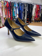 Load image into Gallery viewer, Ann Taylor Mary Janes 8.5