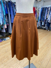 Load image into Gallery viewer, Uniqlo stretch waist skirt S